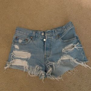 levi 501 jean shorts